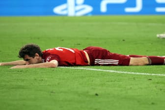 Thomas Müller am Boden: Der Bayern-Spieler konnte das Aus im Viertelfinale kaum fassen.