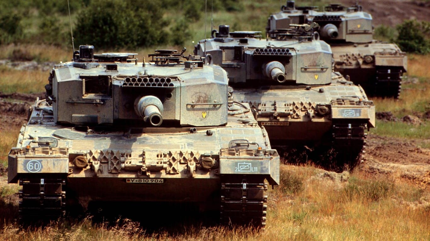 Der Kampfpanzer Leopard 2 der Bundeswehr bei einer Übung: Rollen bald deutsche Panzer in der Ukraine?