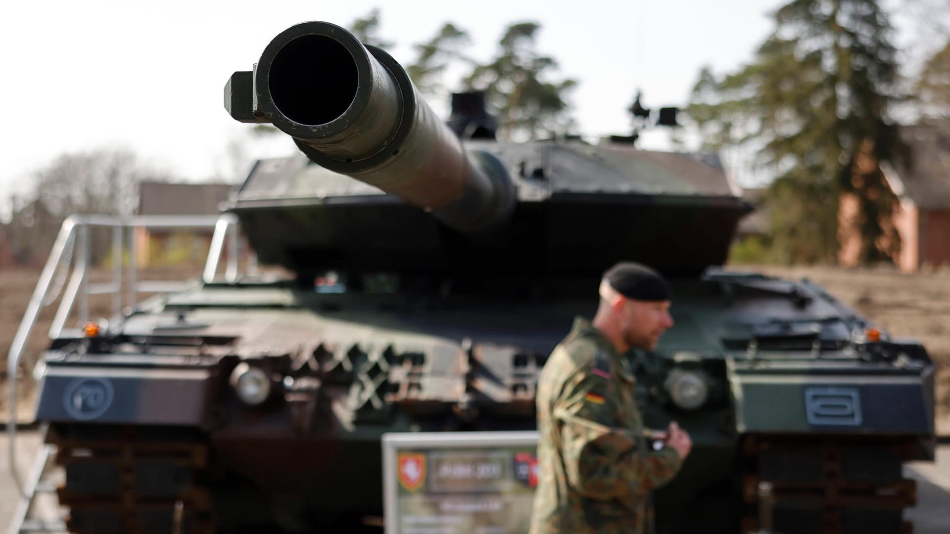 Leopard 2A6-Panzer der Bundeswehr: Die Mehrheit der Deutschen hält die Lieferung schwerer Waffen an die Ukraine für richtig. (Archivfoto)