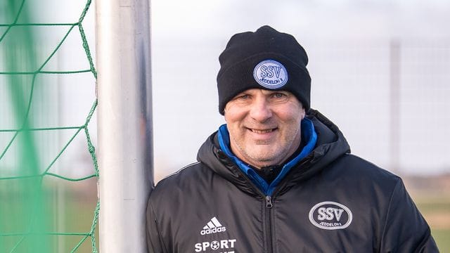 Hört nach zwei Jahren als Trainer beim niedersächsischen Fußball-Regionalligisten SSV Jeddeloh II auf: Oliver Reck. Hört nach zwei Jahren als Trainer beim niedersächsischen Fußball-Regionalligisten SSV Jeddeloh II auf: Oliver Reck.