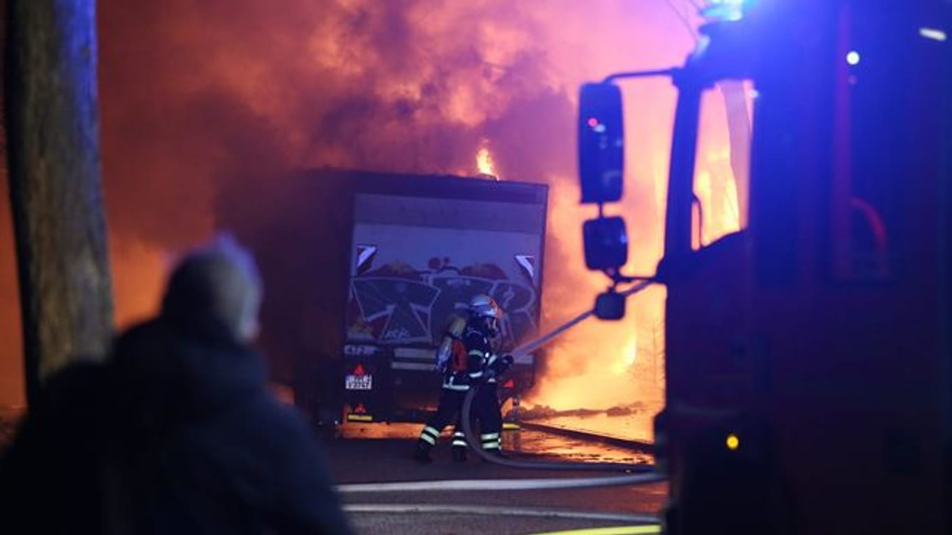 Brand in Lagerhalle