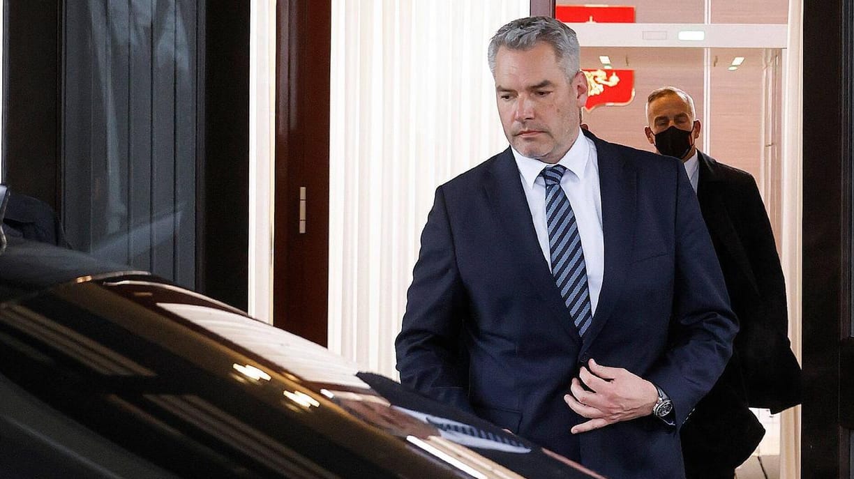 Moskau, Karl Nehammer zu Gast in Russland (220412) -- VIENNA, April 12, 2022 -- Austrian Chancellor Karl Nehammer leaves Moskau, Karl Nehammer zu Gast in Russland (220412) -- VIENNA, April 12, 2022 -- Austrian Chancellor Karl Nehammer leaves