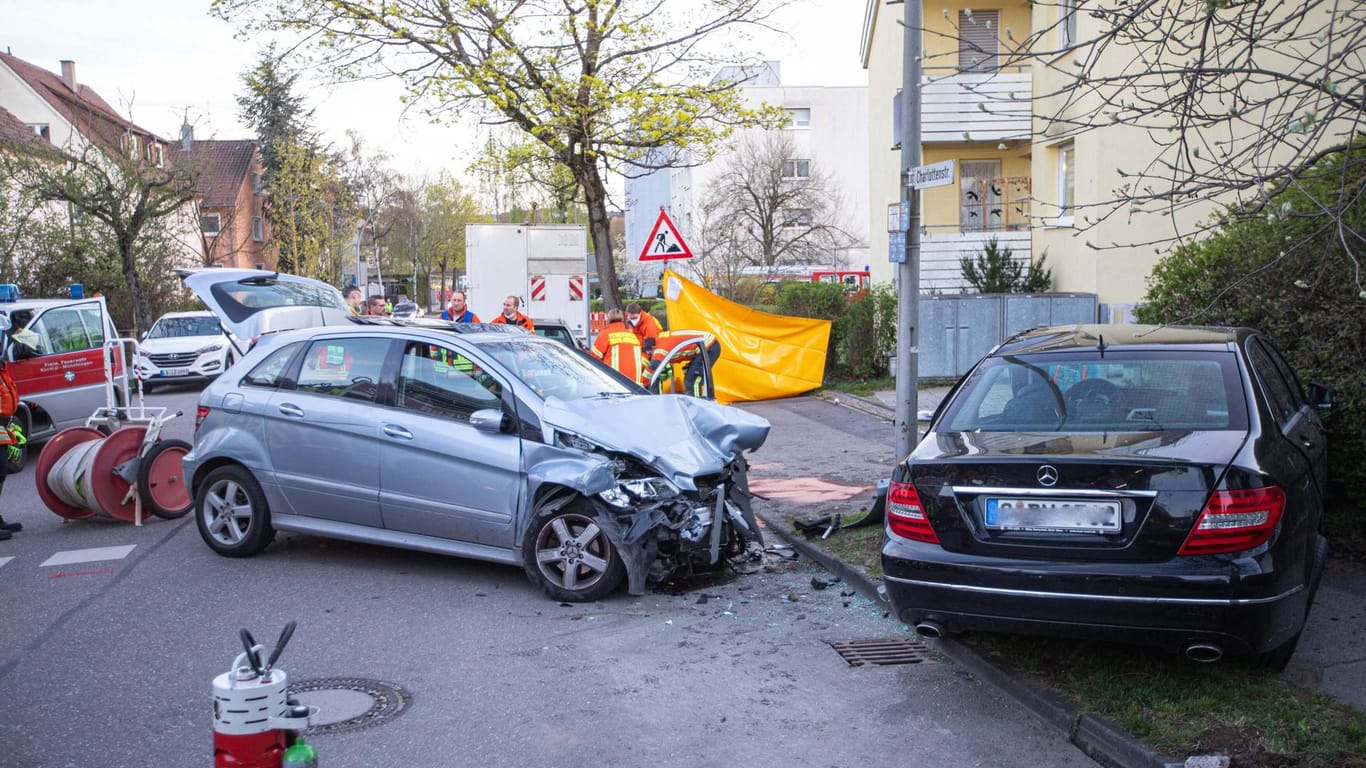 Die Unfallstelle in Korntal-Münchingen: Der Verursacher starb noch vor Ort.