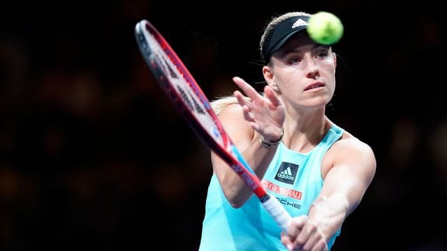 Eröffnet für Deutschland im Billie Jean King Cup in Kasachstan: Angelique Kerber. Eröffnet für Deutschland im Billie Jean King Cup in Kasachstan: Angelique Kerber.