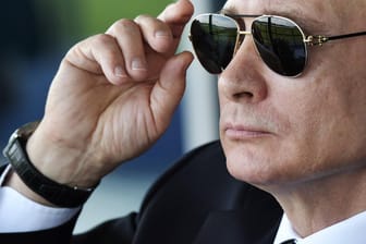Wladimir Putin bei einer Flugschau im Jahr 2017: Wie weit reichen die Pläne des russischen Präsidenten?