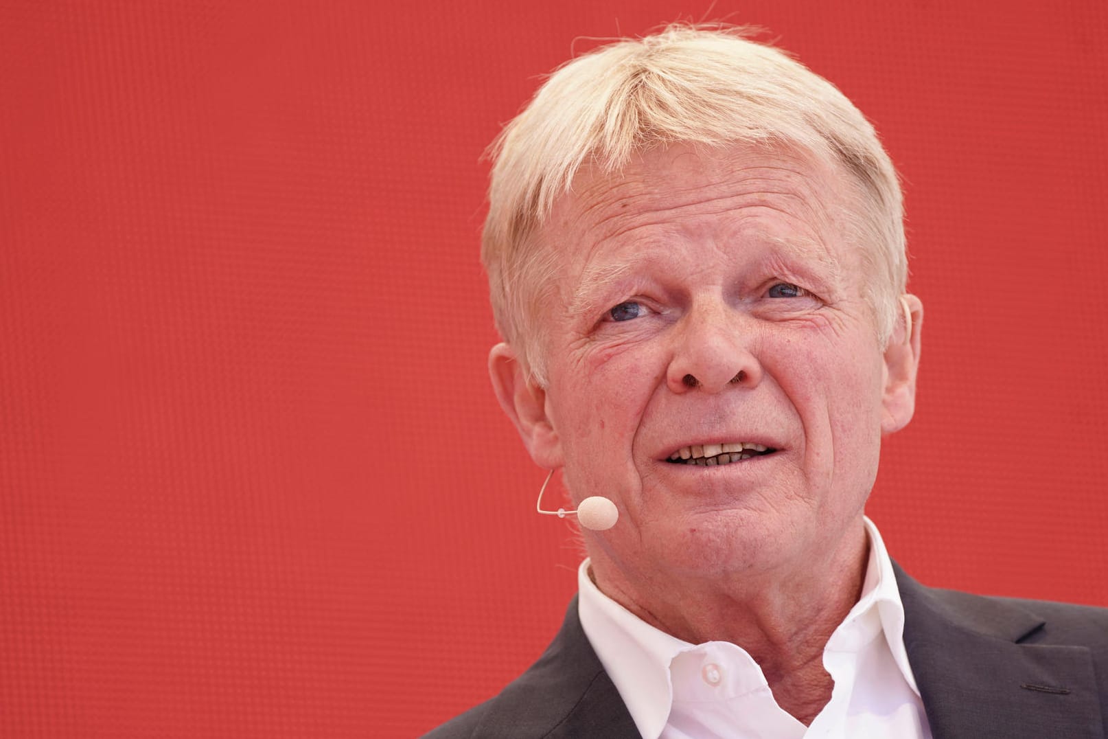 Gegen ein Ende der russischen Gaslieferungen: DGB-Chef Reiner Hoffmann glaubt nicht, dass ein Importverbot auf Gas und Energie den Krieg in der Ukraine stoppen würde. Gegen ein Ende der russischen Gaslieferungen: DGB-Chef Reiner Hoffmann glaubt nicht, dass ein Importverbot auf Gas und Energie den Krieg in der Ukraine stoppen würde.