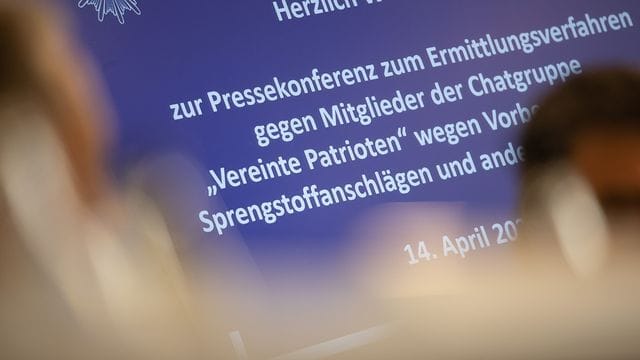 Ermittlungen gegen Chatgruppe "Vereinte Patrioten"