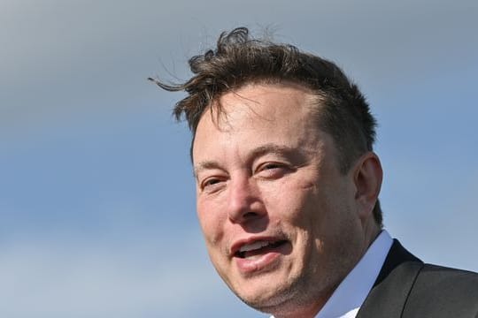 Elon Musk hält momentan einen Anteil von gut neun Prozent an Twitter.