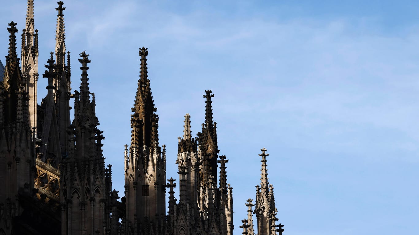 Der Kölner Dom (Symbolbild): Allein die Steuern und Zinsen betrugen Hunderttausende Euro.