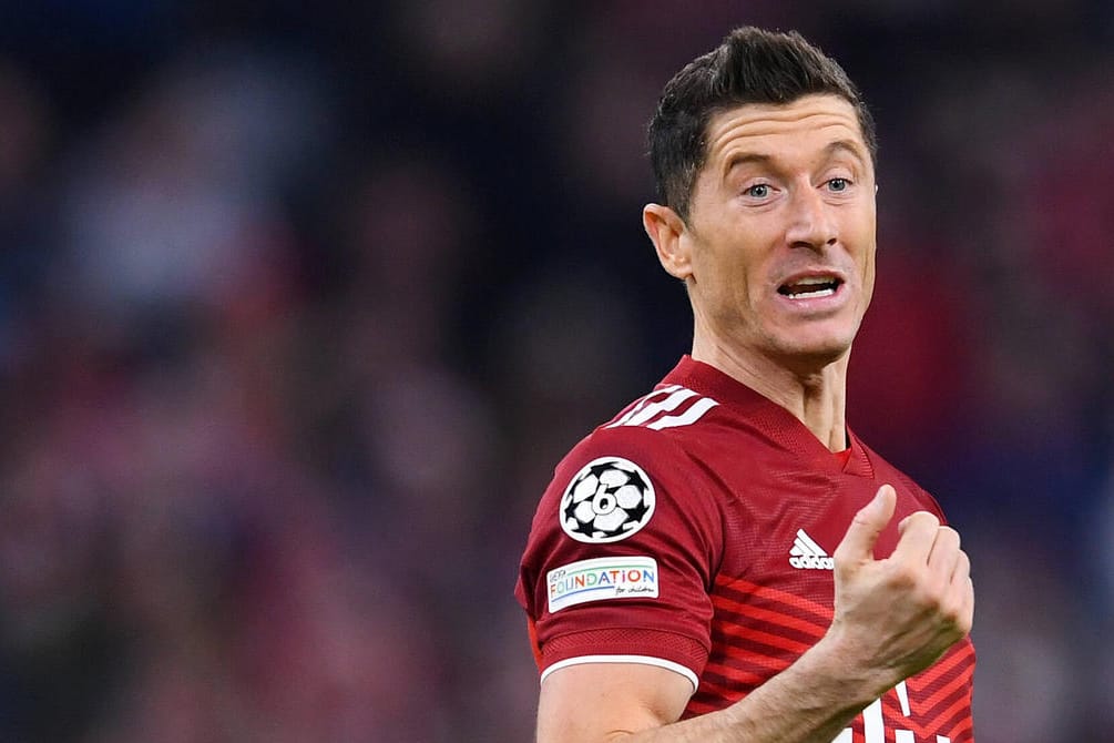 Robert Lewandowski: Der Bayern-Stürmer soll enttäuscht von Klub-Boss Oliver Kahn sein.