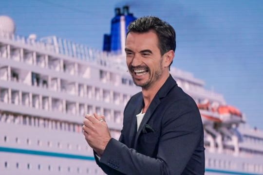 Florian Silbereisen sitzt am Karsamstag in der ersten Liveshow von "Deutschland sucht den Superstar" (DSDS) in der Jury und sticht am Ostersonntag mit dem "Traumschiff" in See.