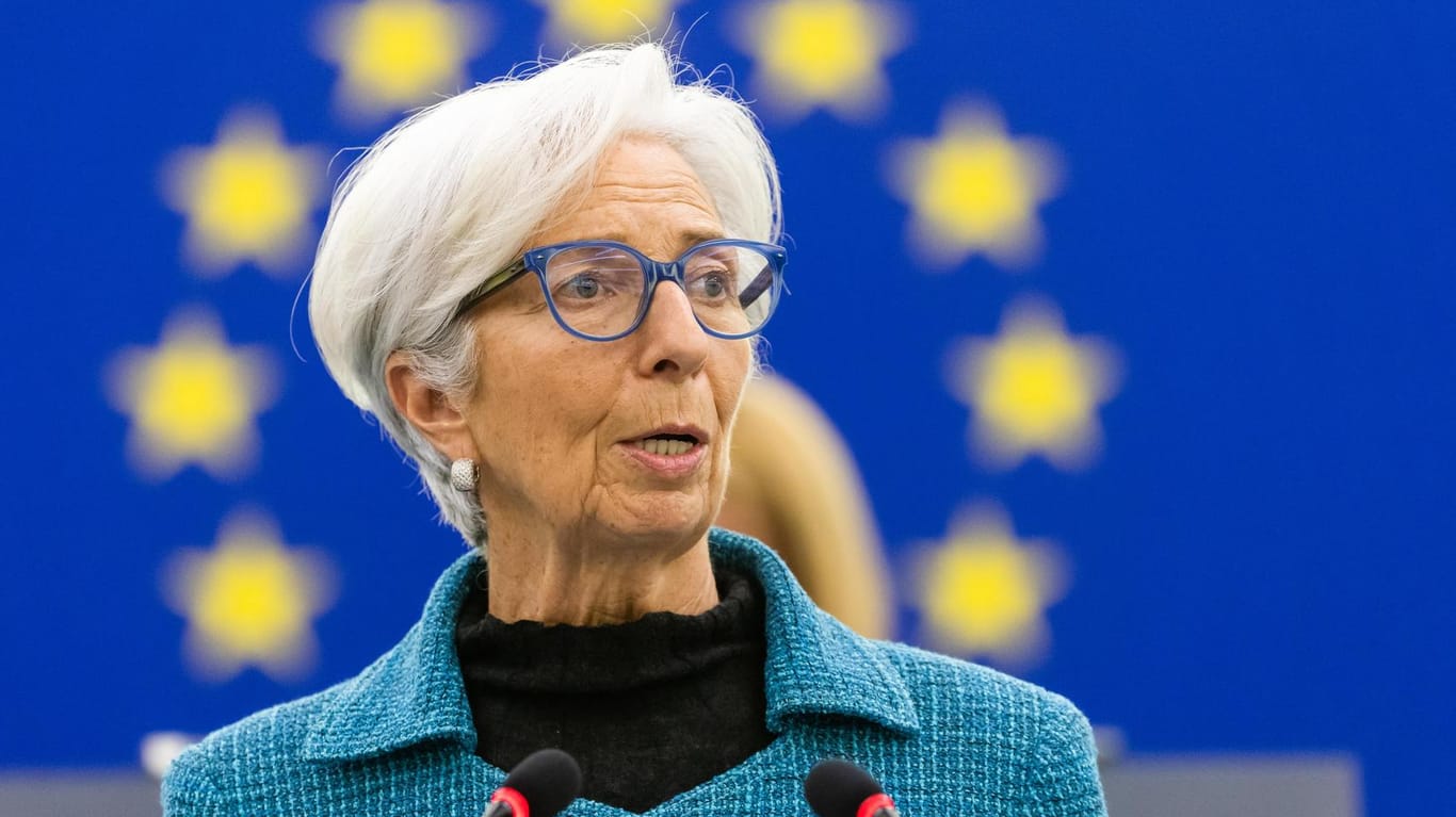 EZB-Präsidentin Christine Lagarde (Archivbild): Die Zinsen bleiben auf Nullniveau.