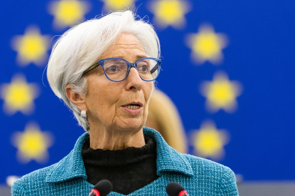 EZB-Präsidentin Christine Lagarde (Archivbild): Die Zinsen bleiben auf Nullniveau.