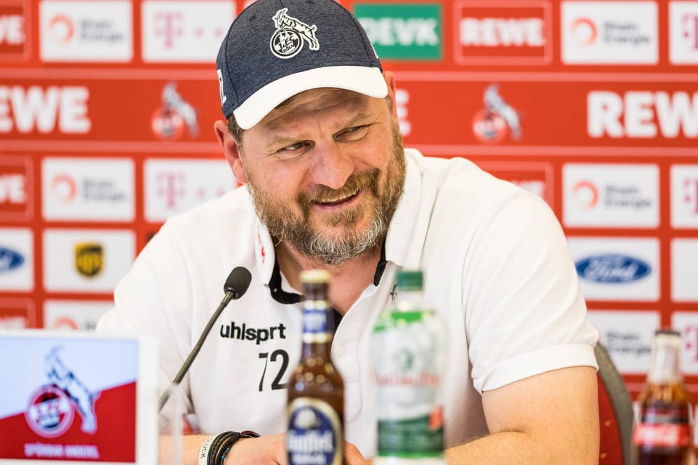 Steffen Baumgart bei der Pressekonferenz am Donnerstag: "Wir wollen so hoch wie möglich kommen – und wenn es geht, lasst uns doch international angreifen", sagte der Trainer dort.