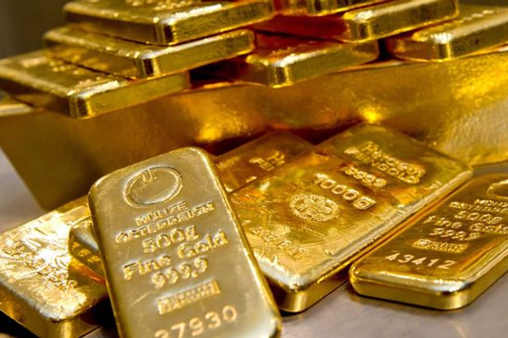 Nur echt mit Prägung: Die Reinheit des Goldbarrens muss auf dem Produkt kenntlich gemacht werden.