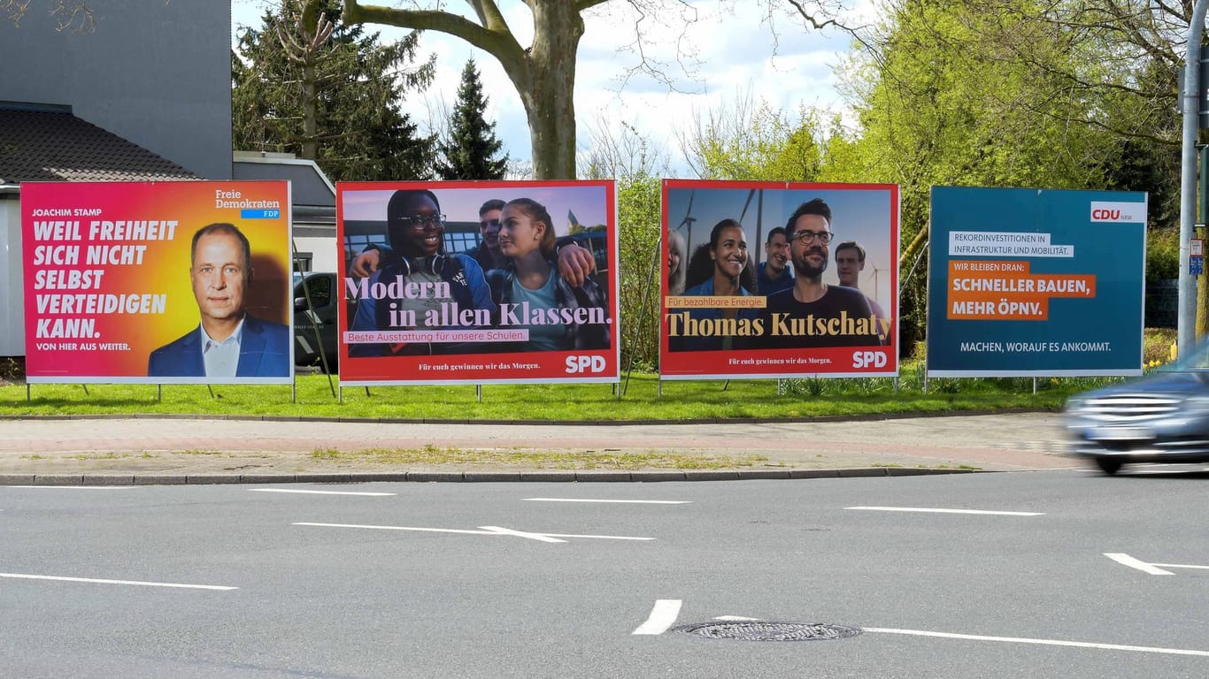 Wahlplakate von FDP, SPD und CDU in Oberhausen: In Nordrhein-Westfalen steht am 15. Mai die Landtagswahl an.