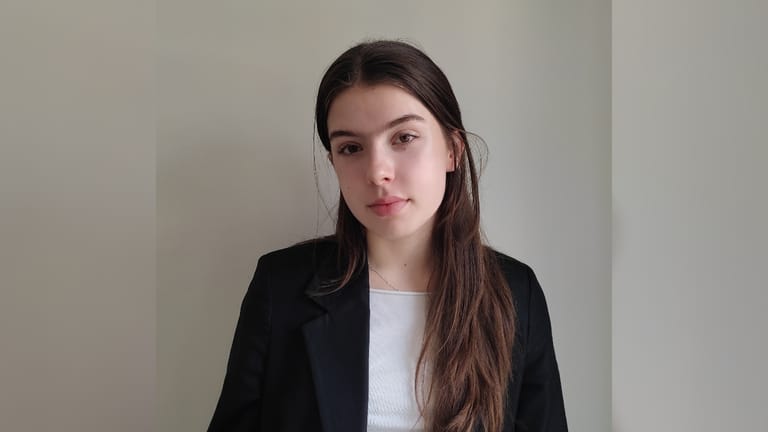 Schülervertreterin Charlotte Schmiedel: Die 18-Jährige ist Landesvorsitzende der Schülerkammer Hamburg.