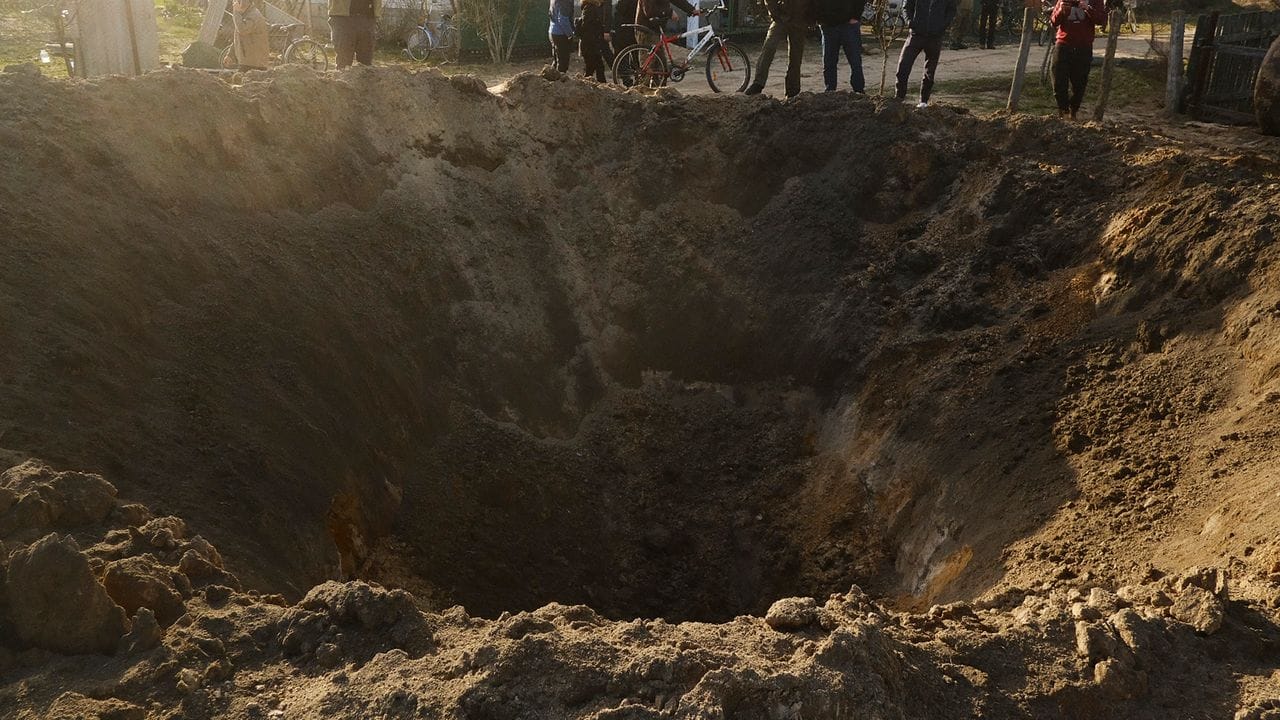 Die Folgen russischer Bombardements sind im ukrainischen Dorf Horodnja nicht zu übersehen.