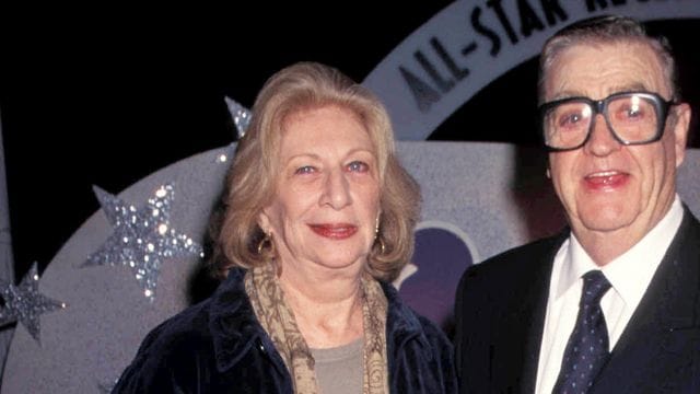 US-Schauspielerin Liz Sheridan mit Barney Martin 1997 in Pasadena. US-Schauspielerin Liz Sheridan mit Barney Martin 1997 in Pasadena.