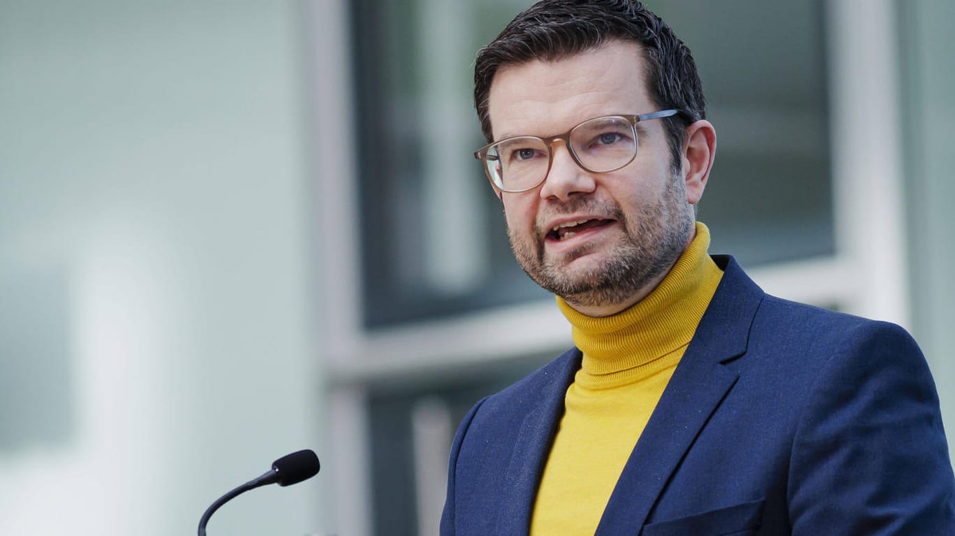 Marco Buschmann: Der FDP-Politiker ruft Geflüchtete dazu auf, Kriegsverbrechen anzuzeigen.