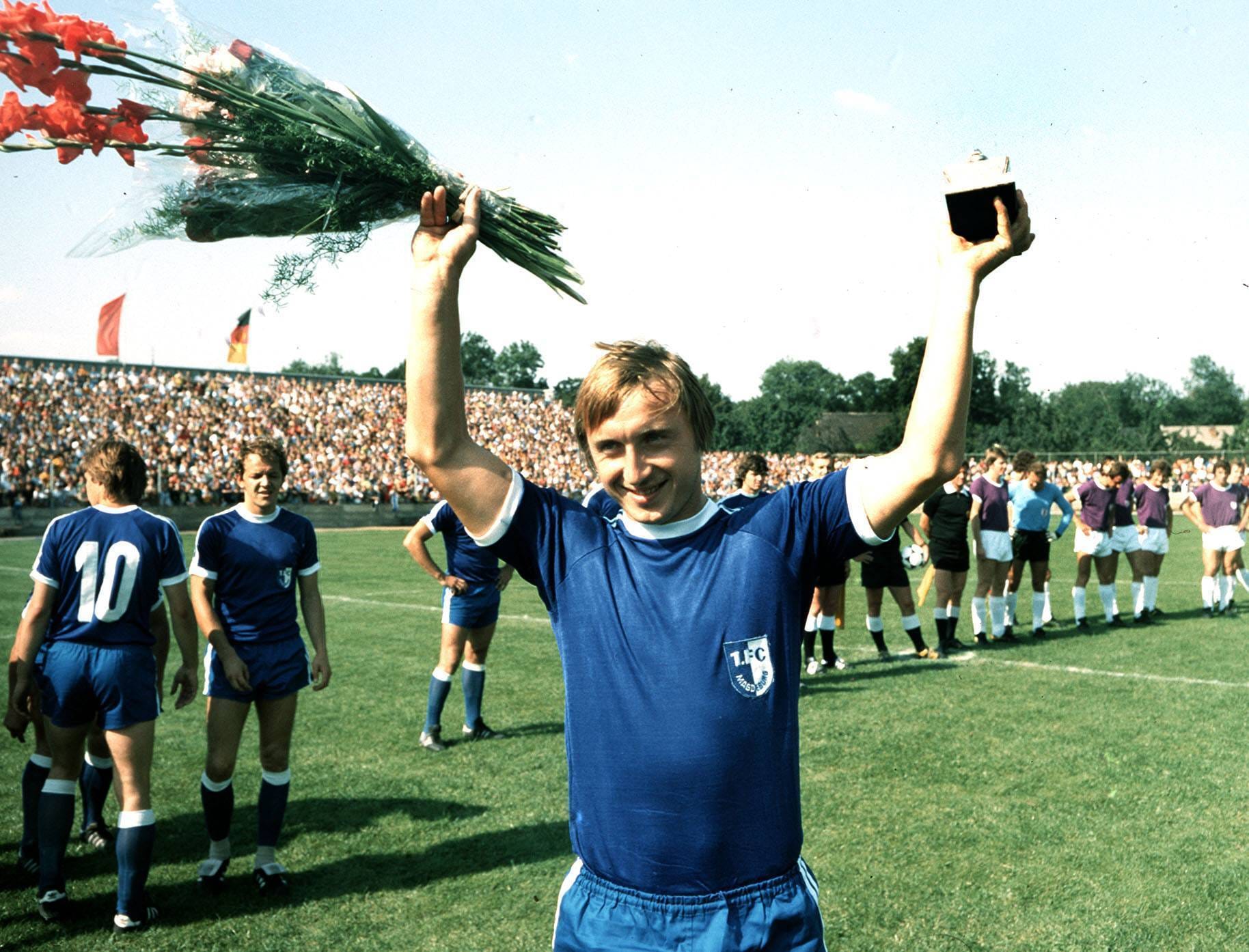Im Jahr 1979 wurde Streich, damals im Dienste des 1. FC Magdeburg, als DDR-Fußballer des Jahres ausgezeichnet. Beim Europapokal-Sieger von 1974 spielte er von 1975 bis zu seinem Karriereende 1985.