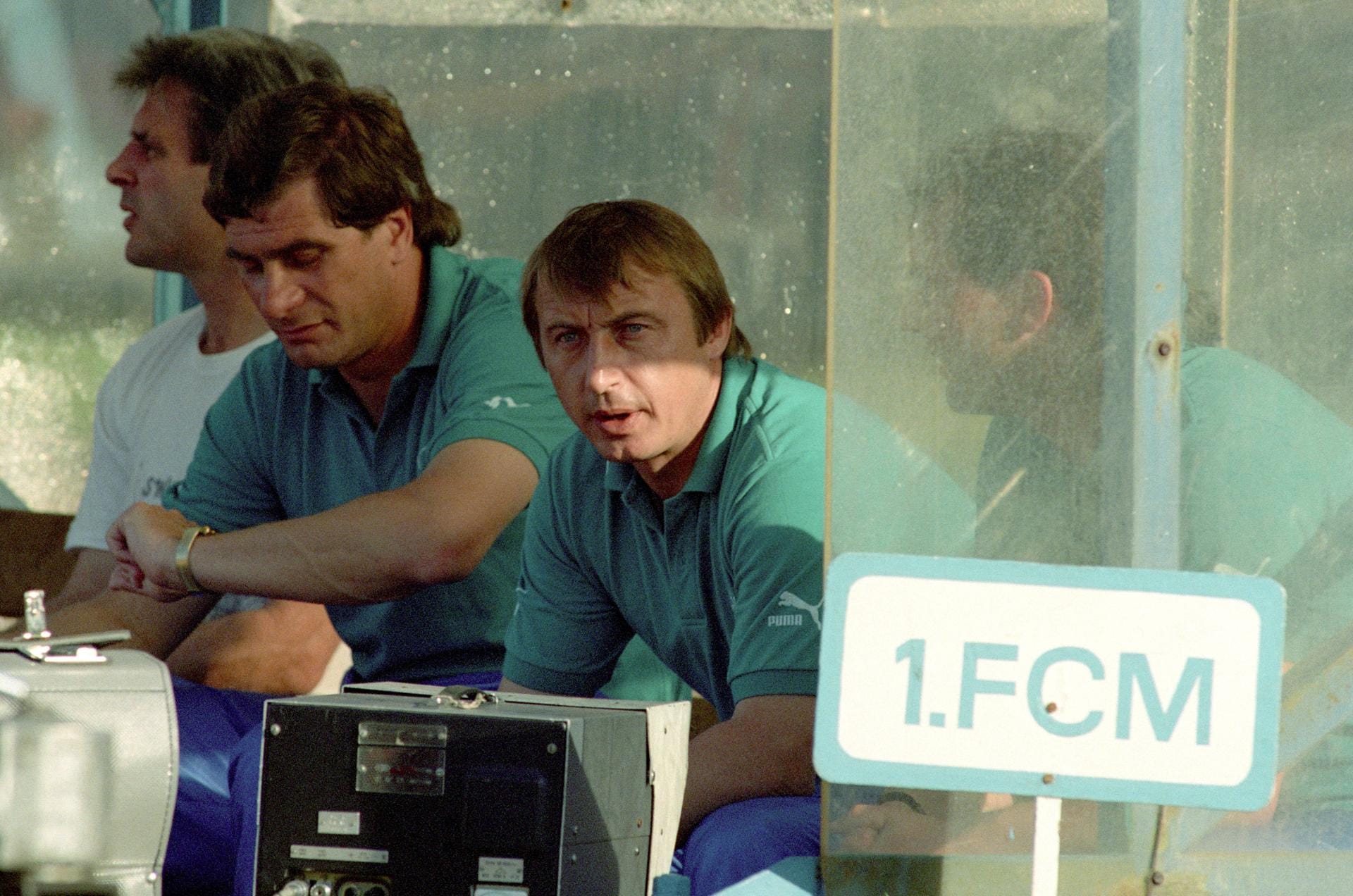 Nach seiner aktiven Karriere wurde Joachim Streich Trainer beim 1. FC Magdeburg, coachte diesen erstmals von 1985 bis 1990. Im Jahr 1991 kehrte er noch einmal für ein paar Monate zurück an die Seitenlinie des 1. FCM.