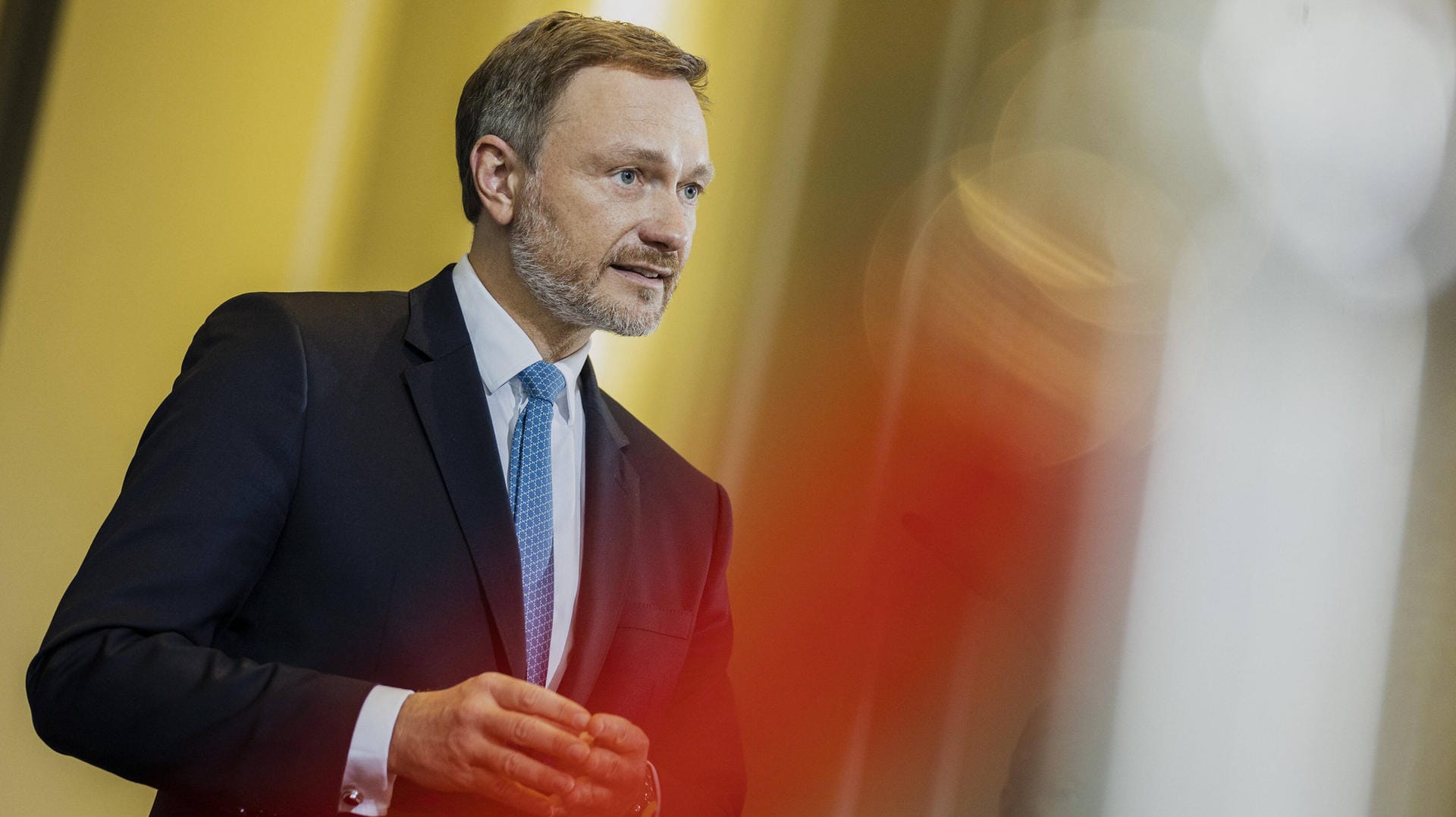 Christian Lindner: "Das mache ich nicht leichtfertig und nicht gerne, aber die Lage erfordert es", sagt er mit Blick auf neue Schulden.