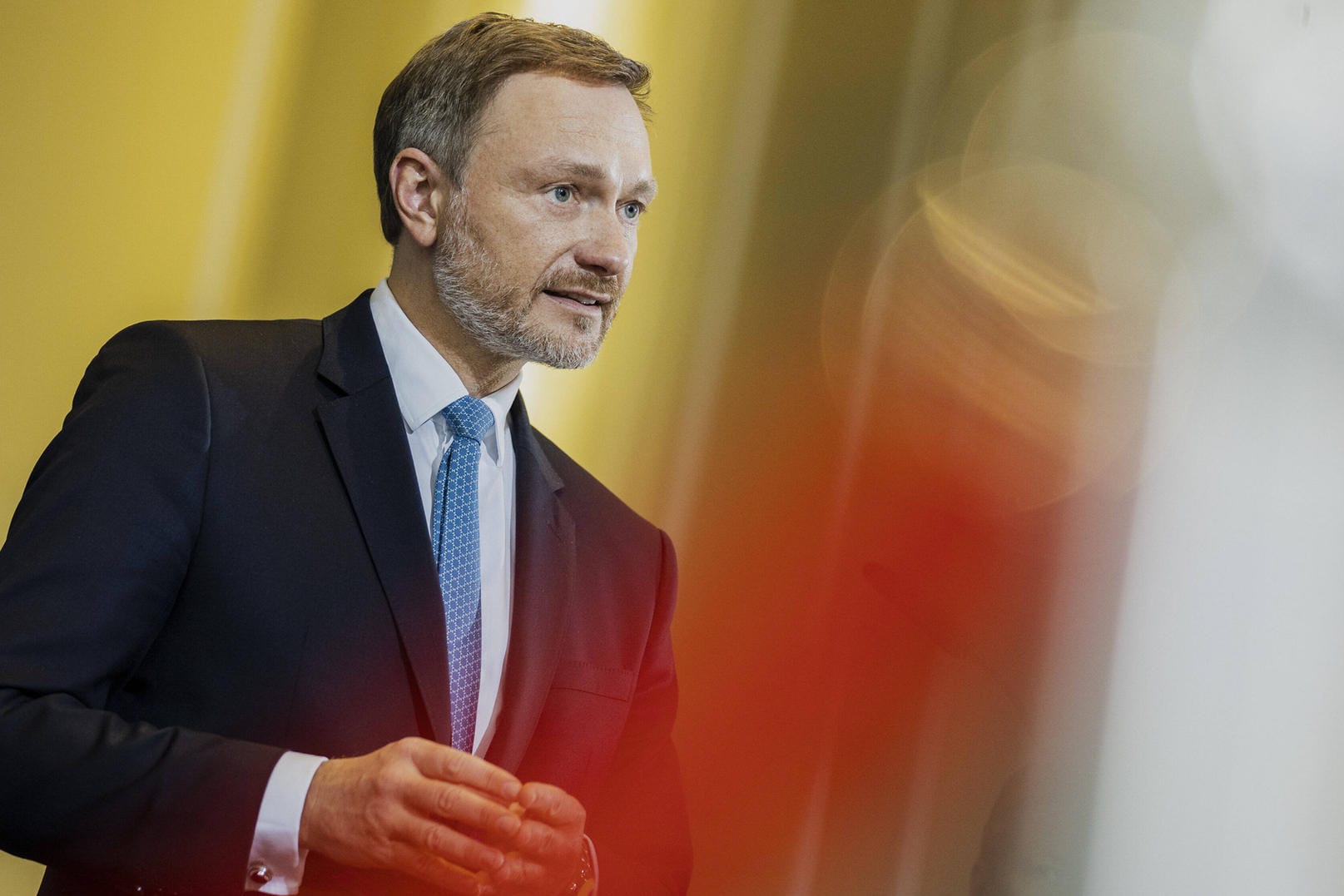 Christian Lindner: "Das mache ich nicht leichtfertig und nicht gerne, aber die Lage erfordert es", sagt er mit Blick auf neue Schulden.