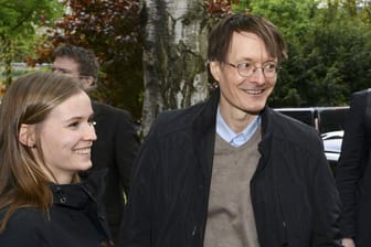 Karl Lauterbach mit Tochter Rosi im Jahr 2017: Der Gesundheitsminister hat fünf Kinder.