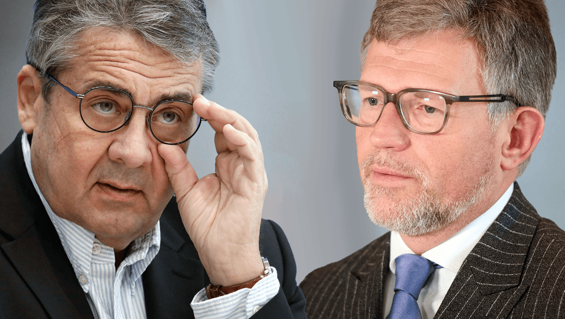 Ex-SPD-Parteichef Sigmar Gabriel und der ukrainische Botschafter Andrej Melnyk streiten sich über die Ausladung des Bundespräsidenten.