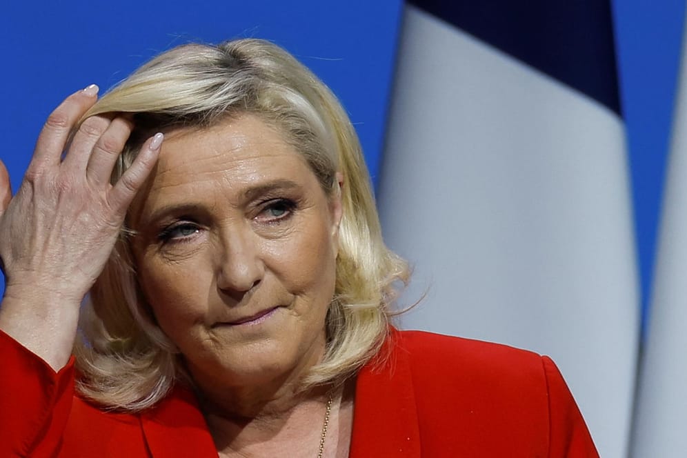 Marine Le Pen: Schon seit Jahren stehen Scheinbeschäftigungsvorwürfe gegen sie und ihre Partei im Raum.