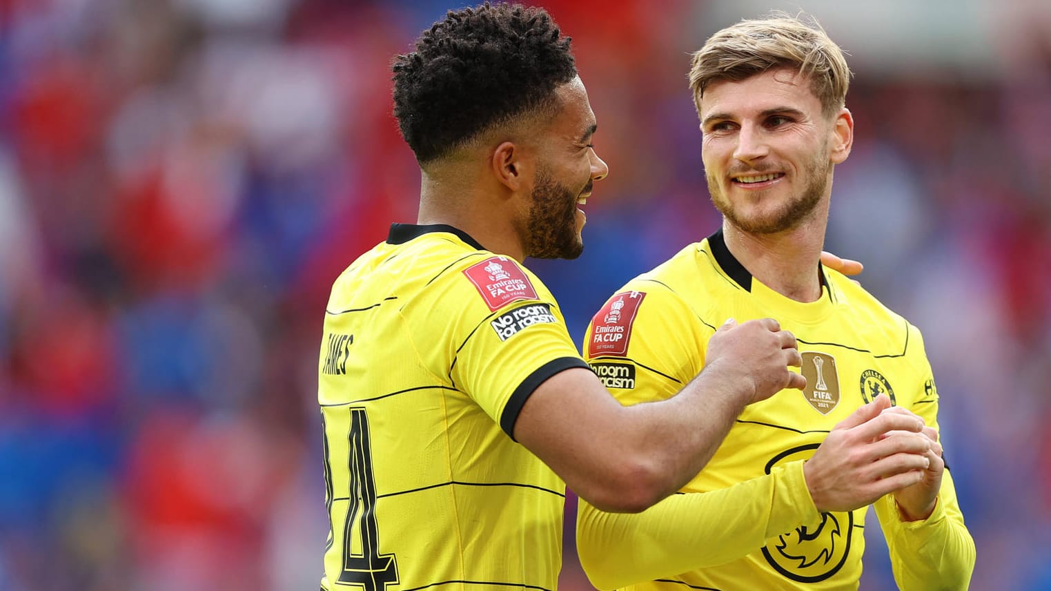 Timo Werner (r.) mit Reece James: Die beiden Chelsea-Profis haben sich für das Endspiel qualifiziert.