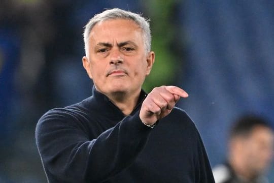 Besuchte in Neapel einen Gedenkort für Diego Maradona: Roma-Coach José Mourinho.