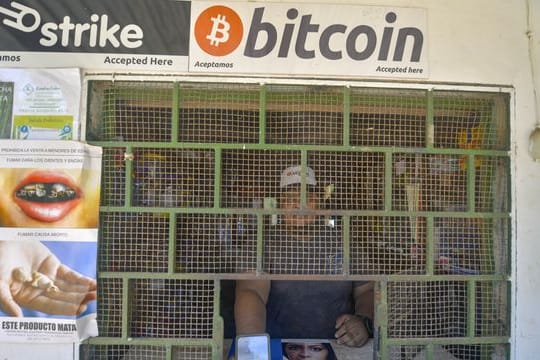 Ein Geschäft in Chiltuipan, das Bitcoin akzeptiert.