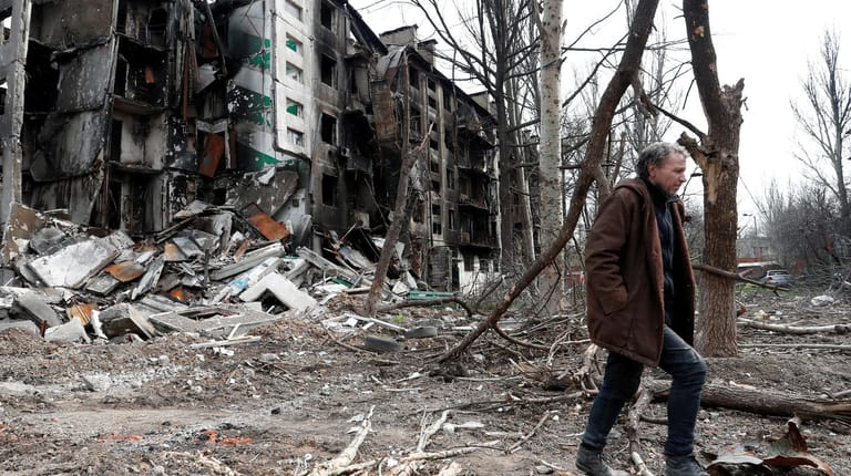 Ein zerstörtes Wohnhaus in Mariupol: Unzählige Raketenangriffe trafen auch zivile Ziele.