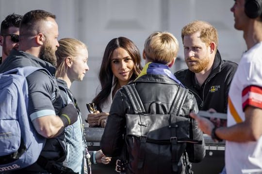 Prinz Harry und Herzogin Meghan sprechen mit ukrainischen Teilnehmern der Invictus Games.