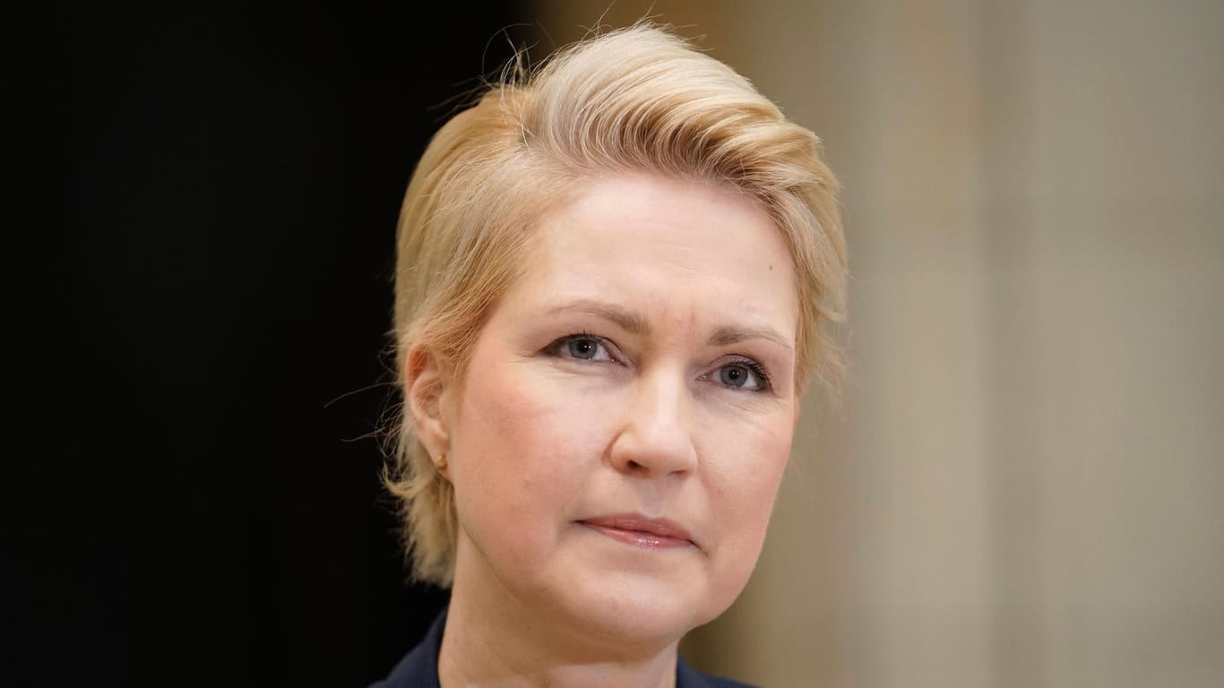 Manuela Schwesig (SPD): Aufgrund einer Klimastiftung mit Verbindung zur russischen Energiewirtschaft steht die Ministerpräsidentin unter Druck.