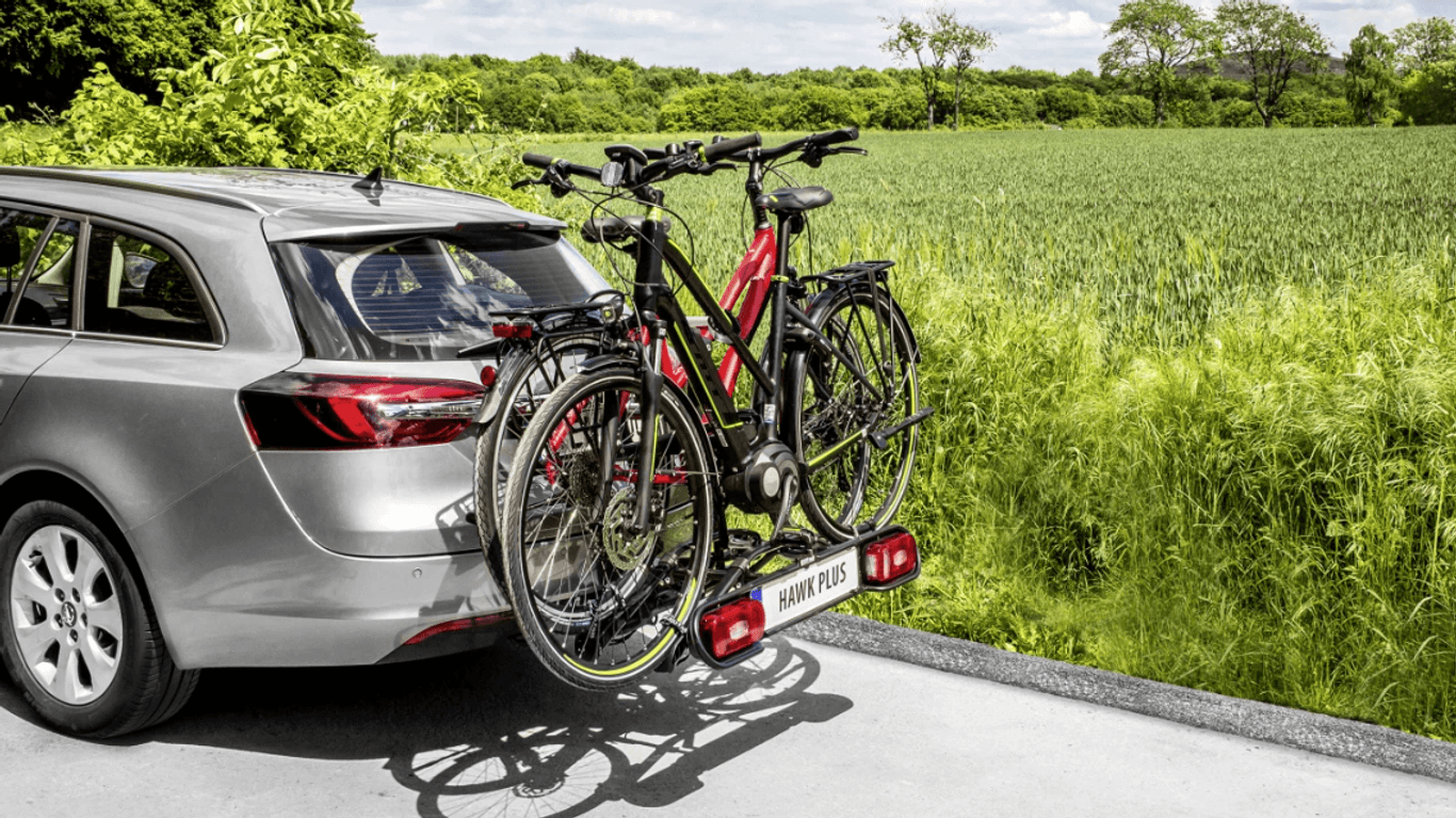 Deal des Tages: Der Fahrradträger von Eufab ist für zwei Fahrräder oder auch E-Bikes geeignet.