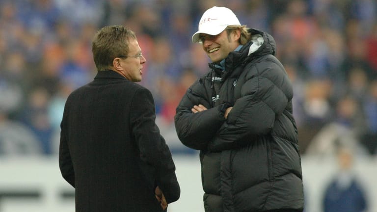 Ralf Rangnick (l.) und Jürgen Klopp: Die beiden deutschen Trainer treffen sich in der Premier League in England wieder.
