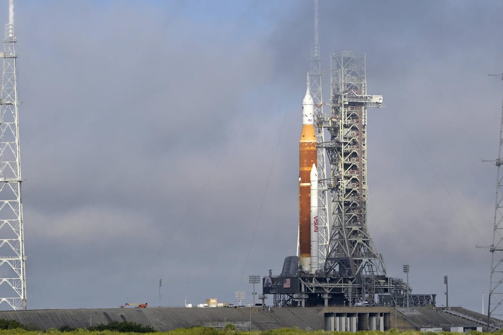 Mit der riesigen SLS-Rakete will die Nasa erstmals seit 1972 wieder Astronauten auf den Mond bringen.