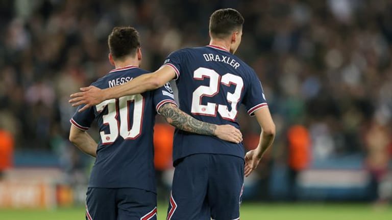 Werden Paris Saint-Germain im Spiel gegen Angers fehlen: Lionel Messi (l) und Julian Draxler.