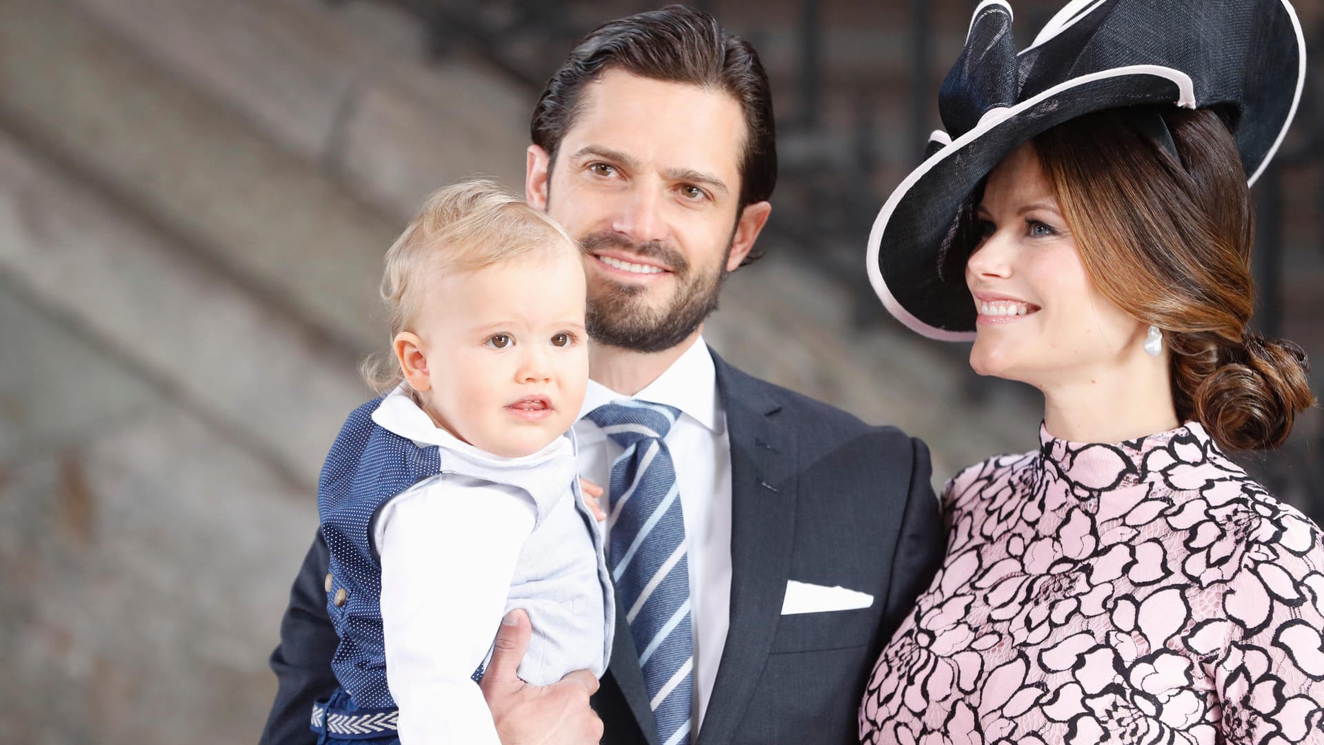 Prinz Carl Philip und Prinzessin Sofia mit ihrem Sohn: Auf diesem Bild war Prinz Alexander ein Jahr alt.