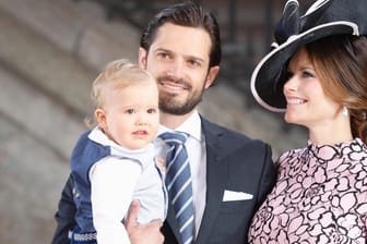 Prinz Carl Philip und Prinzessin Sofia mit ihrem Sohn: Auf diesem Bild war Prinz Alexander ein Jahr alt.