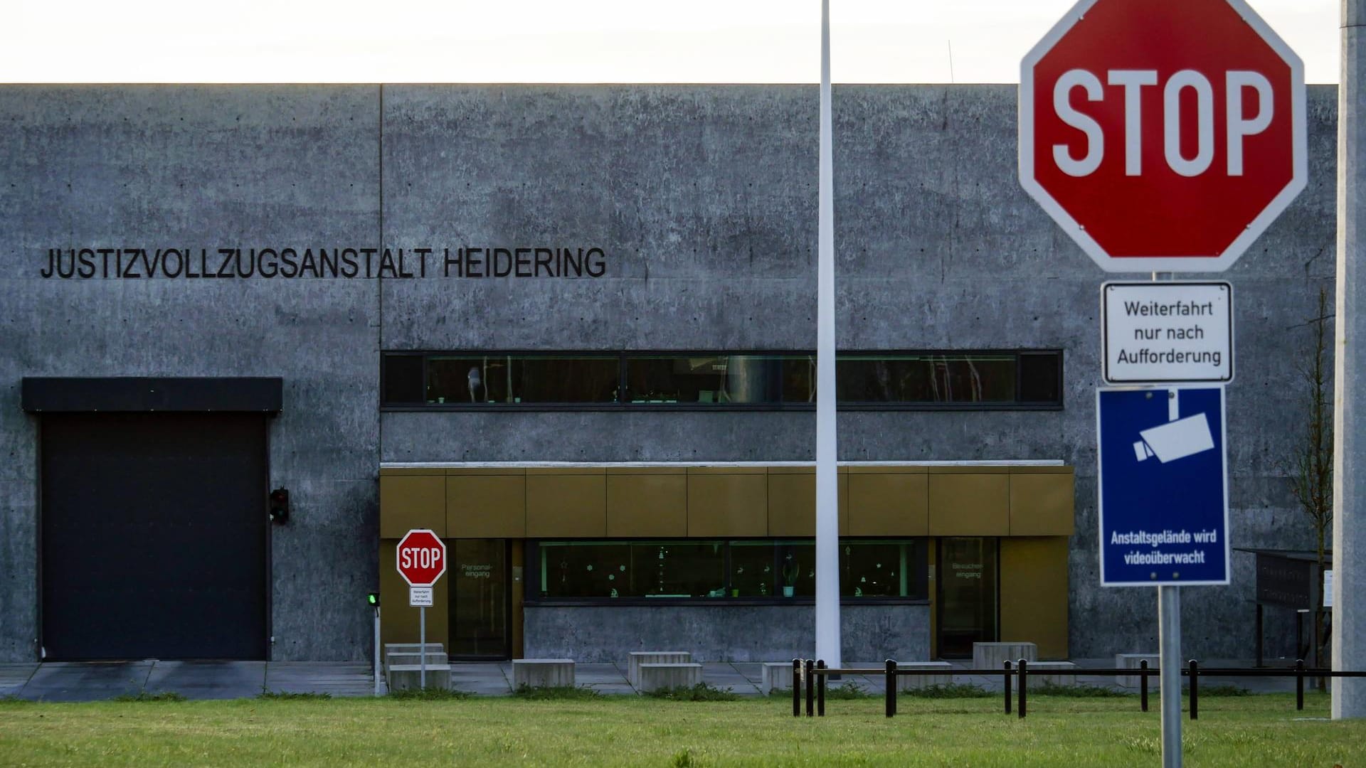 JVA Heidering in Brandenburg (Archivfoto): In dem Gefängnis kam es zu einer Schlägerei.