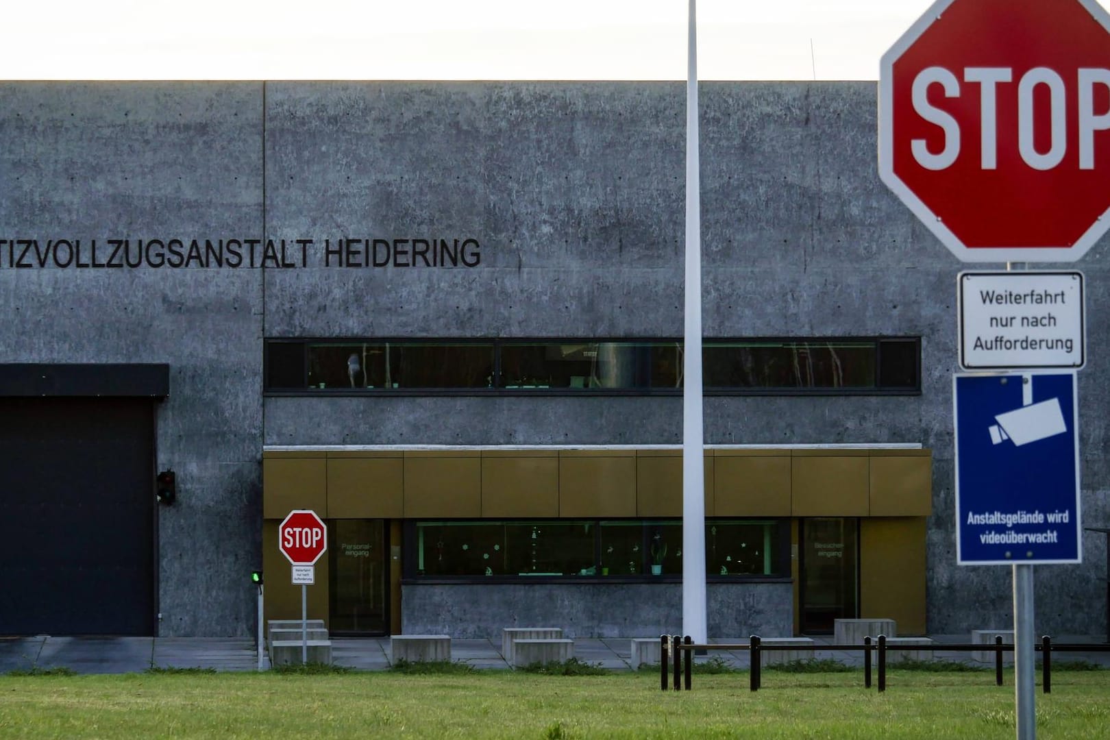 JVA Heidering in Brandenburg (Archivfoto): In dem Gefängnis kam es zu einer Schlägerei.