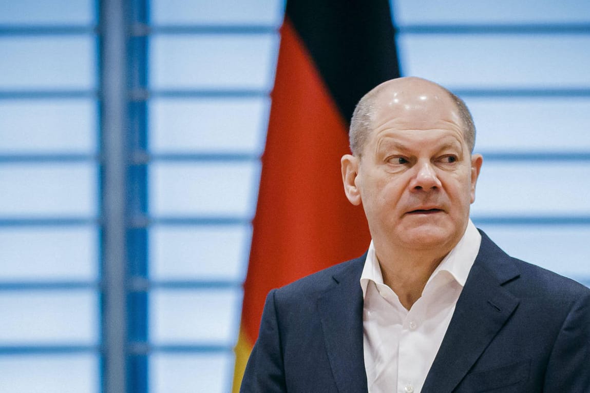 Olaf Scholz bei einer Sitzung im Kanzleramt (Archivbild): Der Kanzler steht in der Kritik wegen seiner Haltung zur Lieferung schwerer Waffen an die Ukraine.