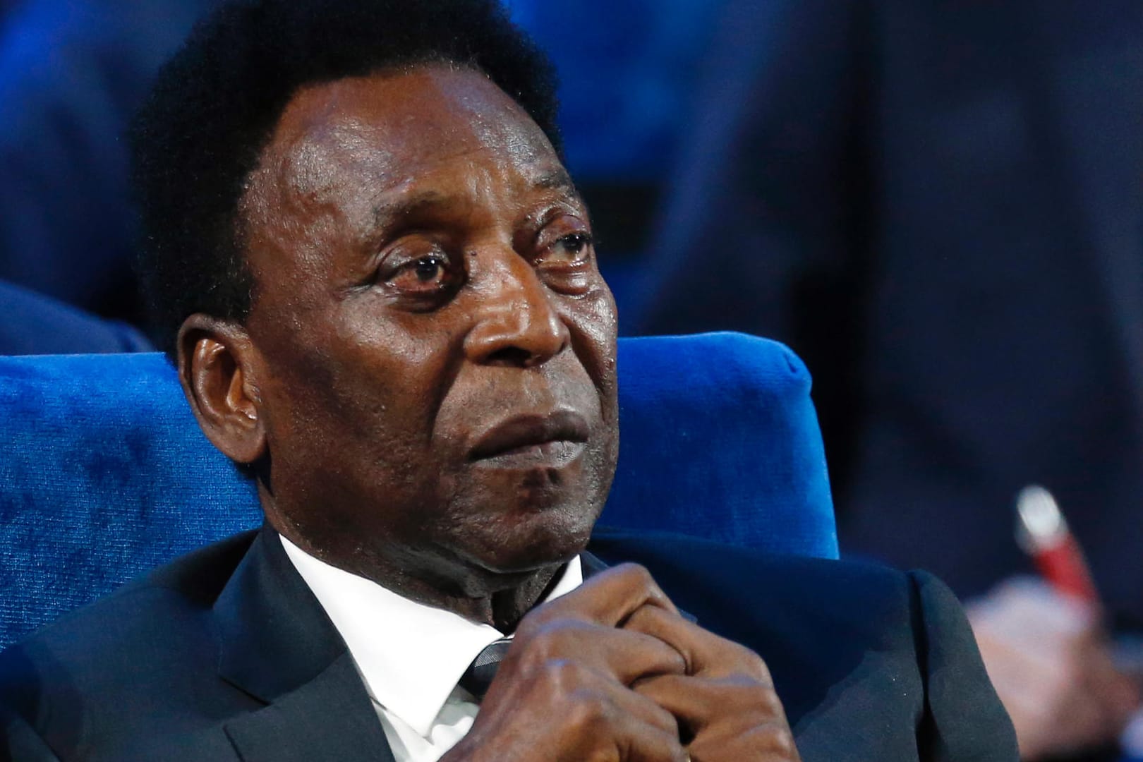 Pelé bei einer FIFA-Veranstaltung in Moskau (Archivbild): Der Fußballstar ist wohl erneut ins Krankenhaus eingeliefert worden.