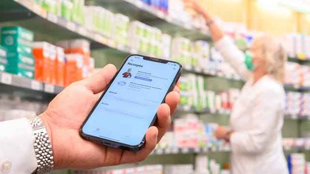 Die geöffnete App "Das E-Rezept" auf einem Smartphone.