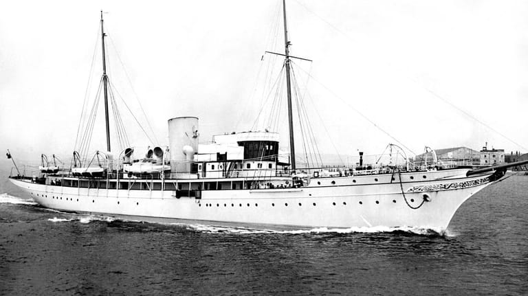 Die "Nahlin" auf Fahrt im September 1936: Heute gehört das Schiff dem Milliardär James Dyson.