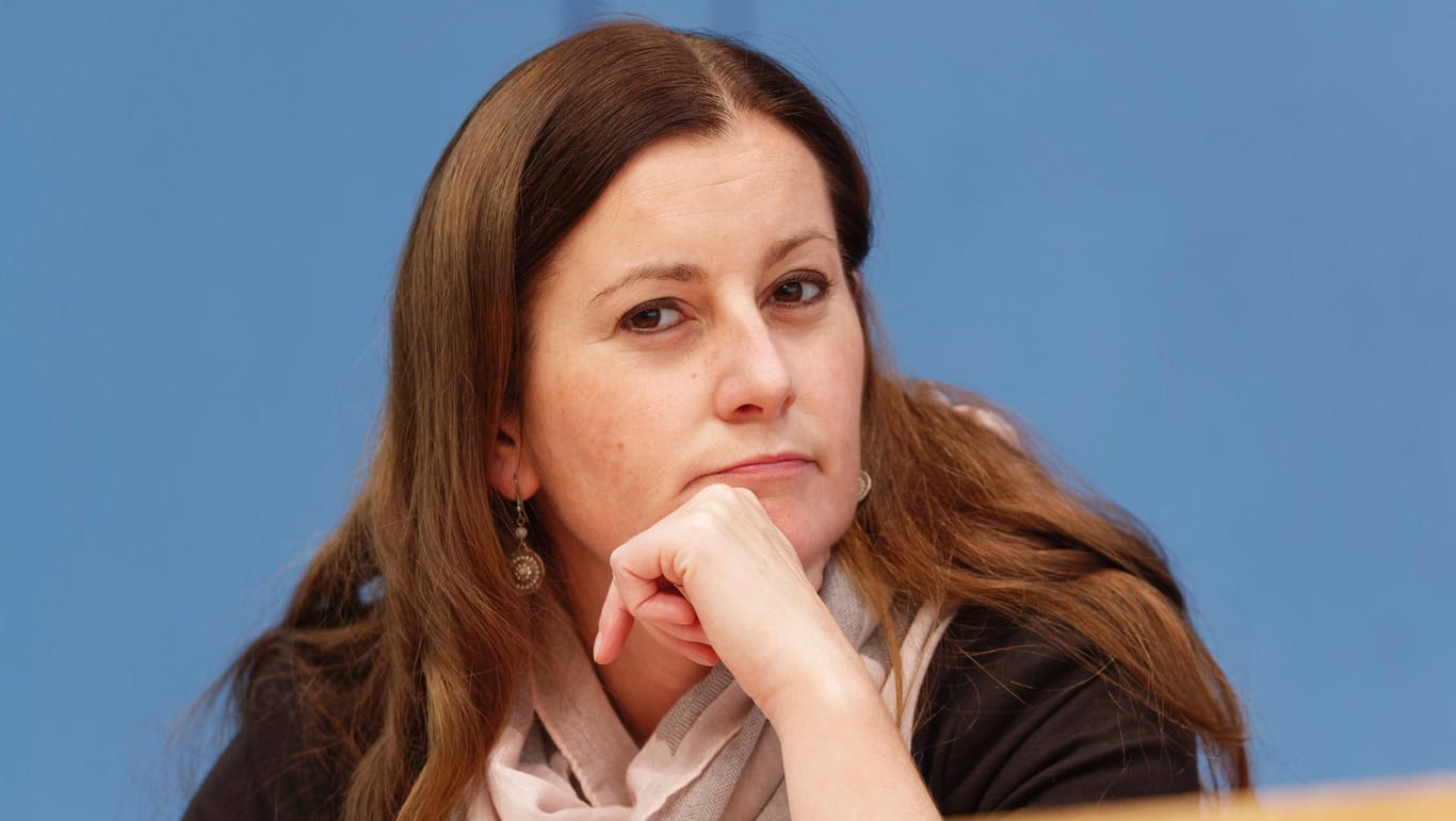 Janine Wissler (Archiv): Die ehemalige Fraktionsvorsitzende im hessischen Landtag hatte mitgeteilt, sofort gehandelt zu haben, als ihr derartige Vorwürfe bekannt geworden seien.